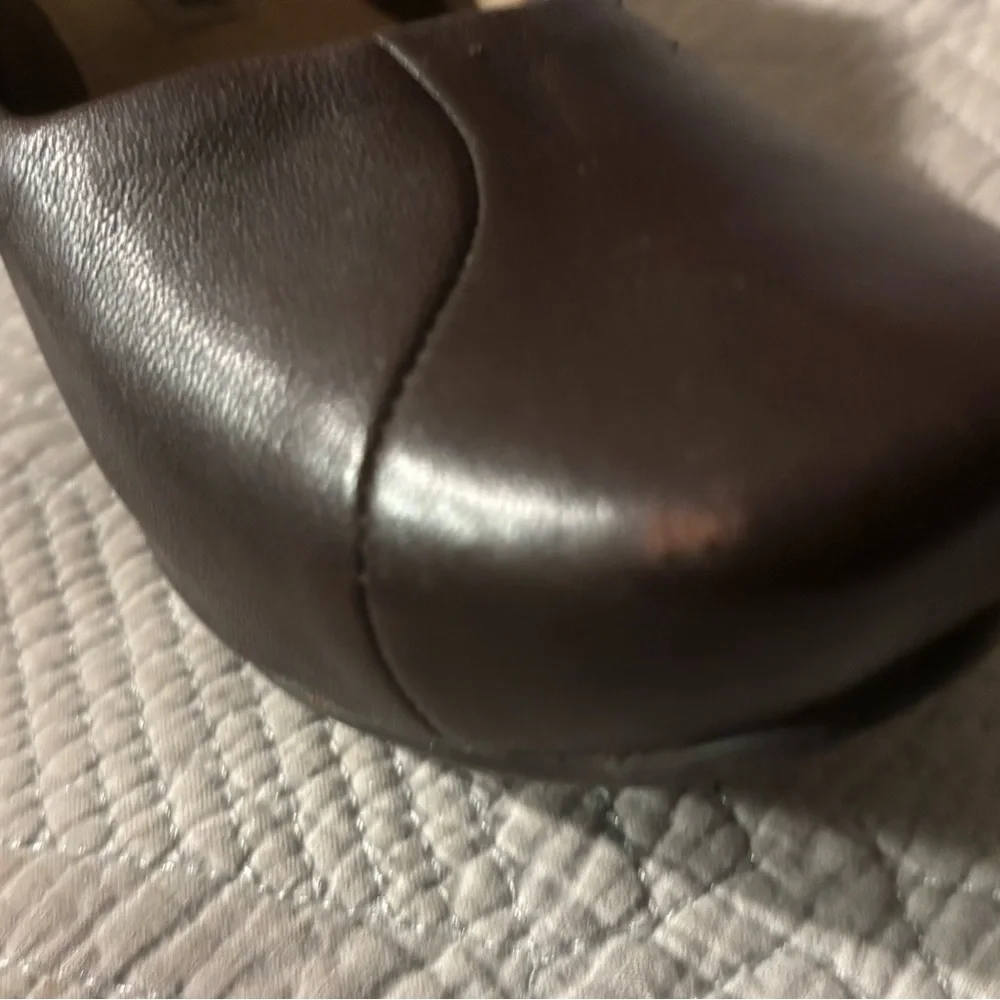 TSUBO Soft Leather Wedges-Size 9 - Picture 8 of 8